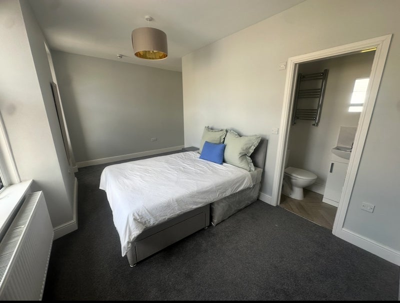 Room Beauley Road in Bristol