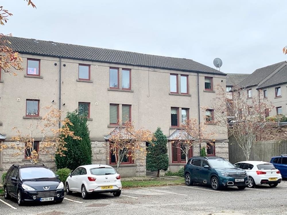 Flat Cairnfield Circle in Aberdeen City