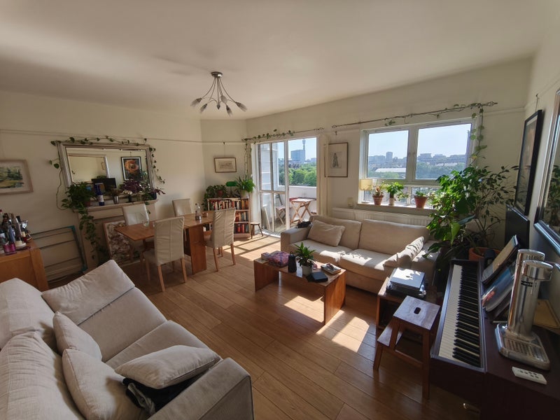 Room Pancras Road in Greater London