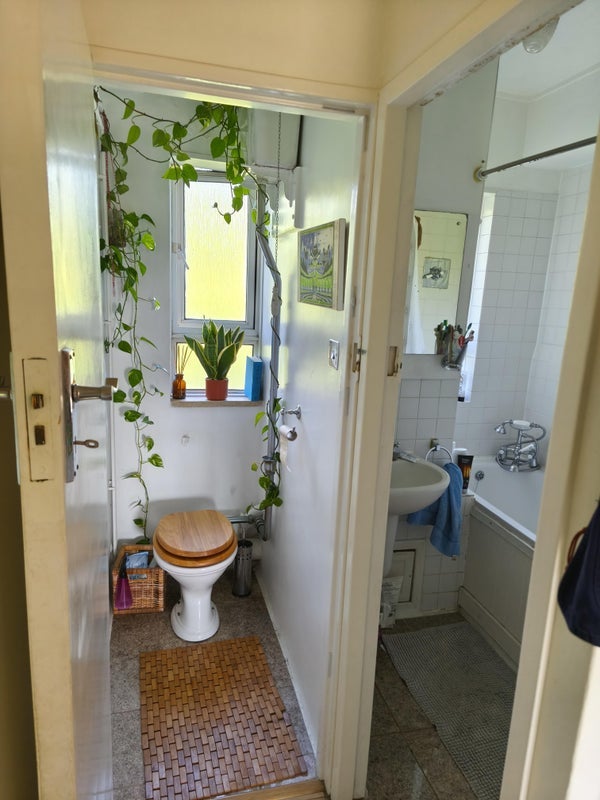 Room Pancras Road in Greater London