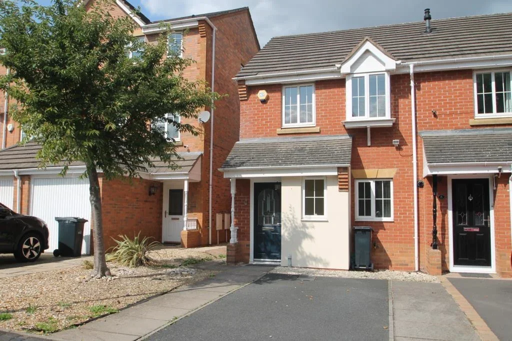 House Saddlers Close in Dudley