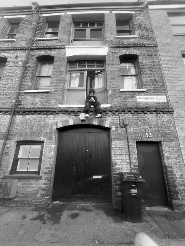 Room Andrews Road in Greater London