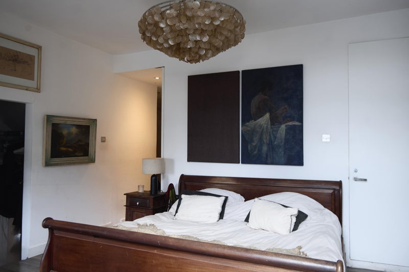 Room Andrews Road in Greater London