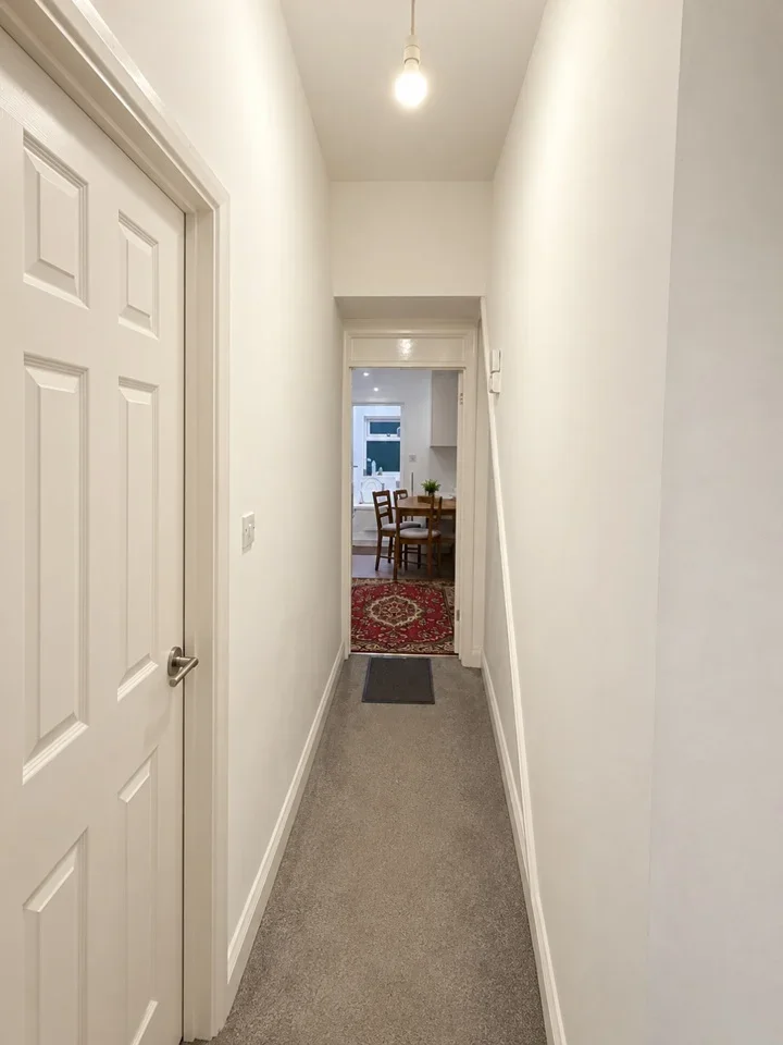 Flat Nicholes Road in Greater London