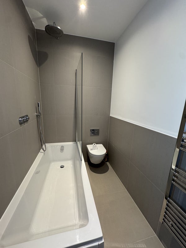 Room High Street in Greater London