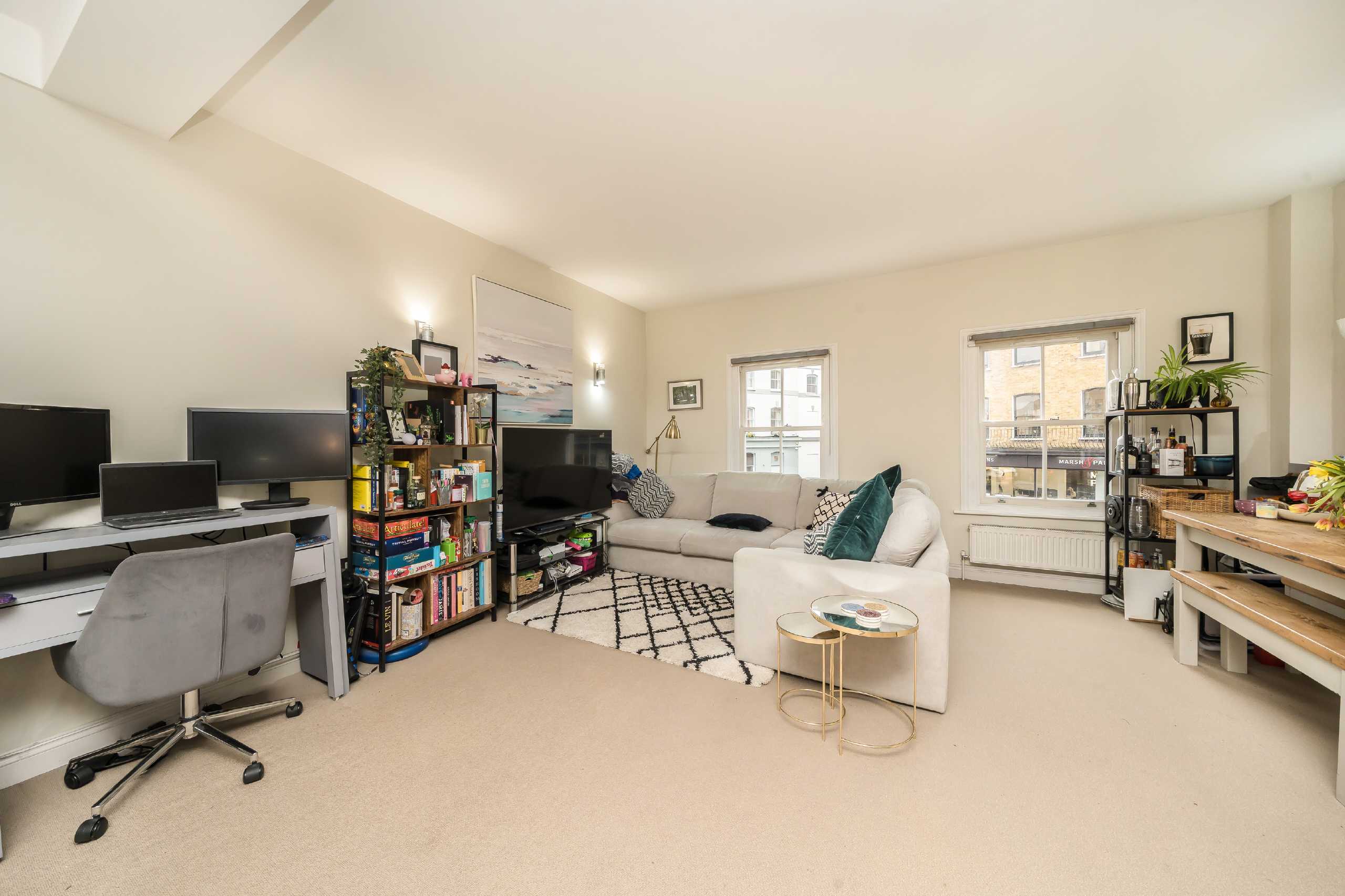 Flat Lancaster Place in Greater London