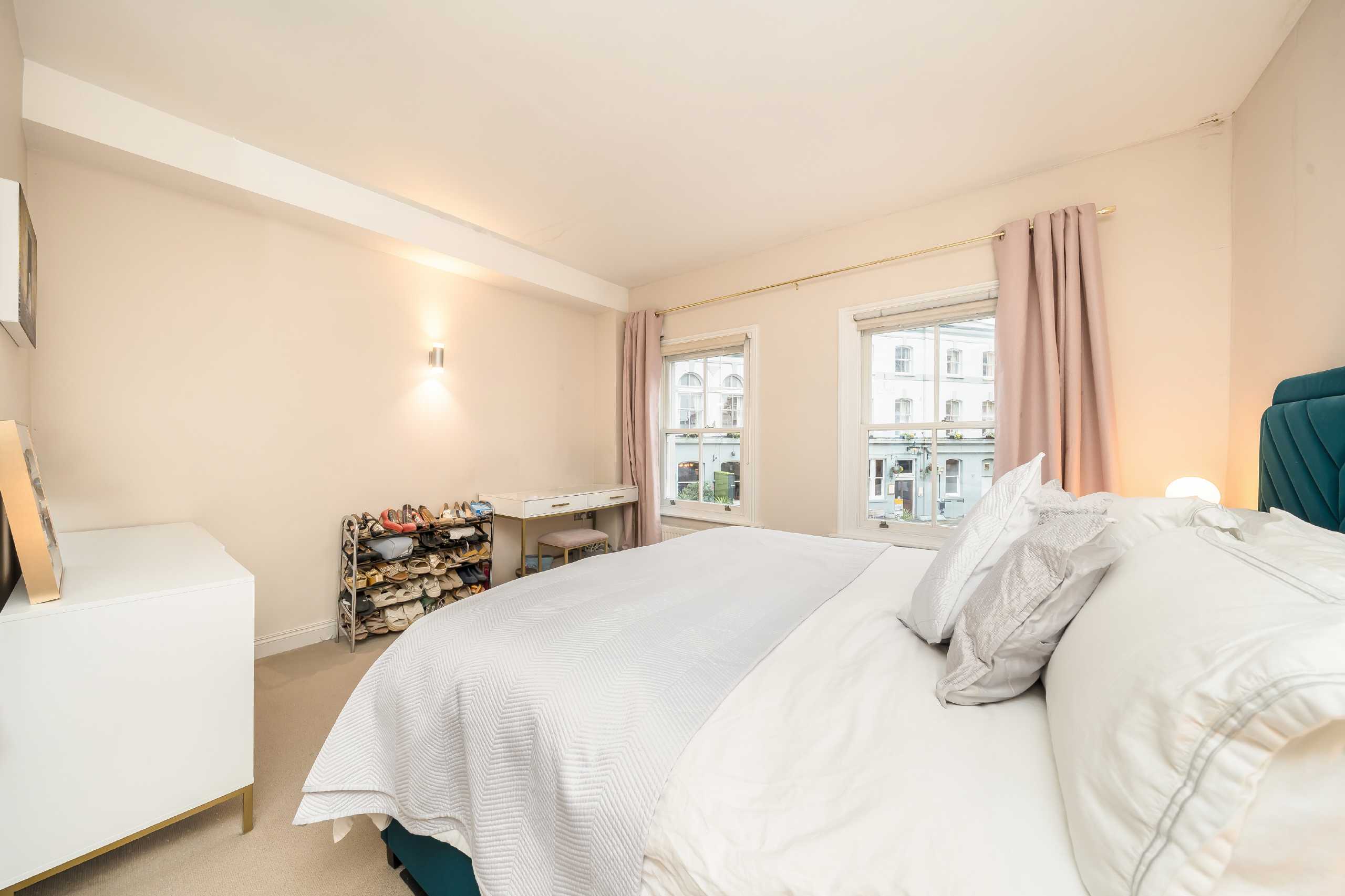 Flat Lancaster Place in Greater London