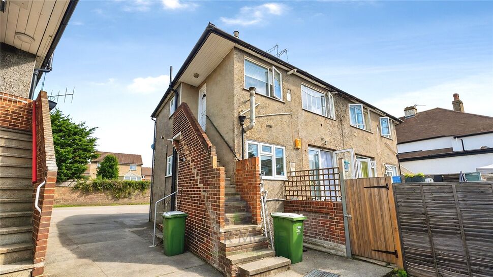 Flat Perry Street in Greater London