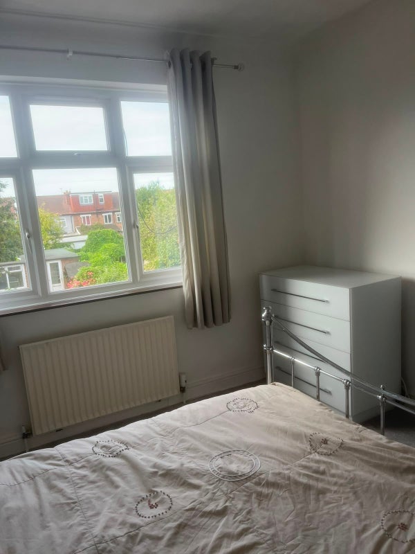 Room Marmion Avenue in Greater London