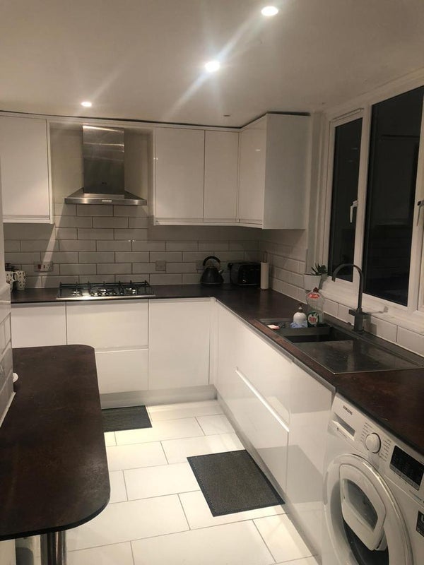 Room Marmion Avenue in Greater London
