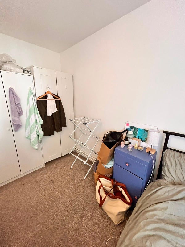 Room Flora Gardens in Greater London