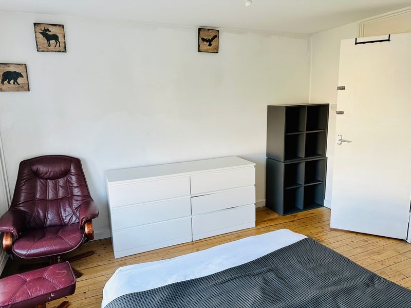 Room Thornton Avenue in Greater London
