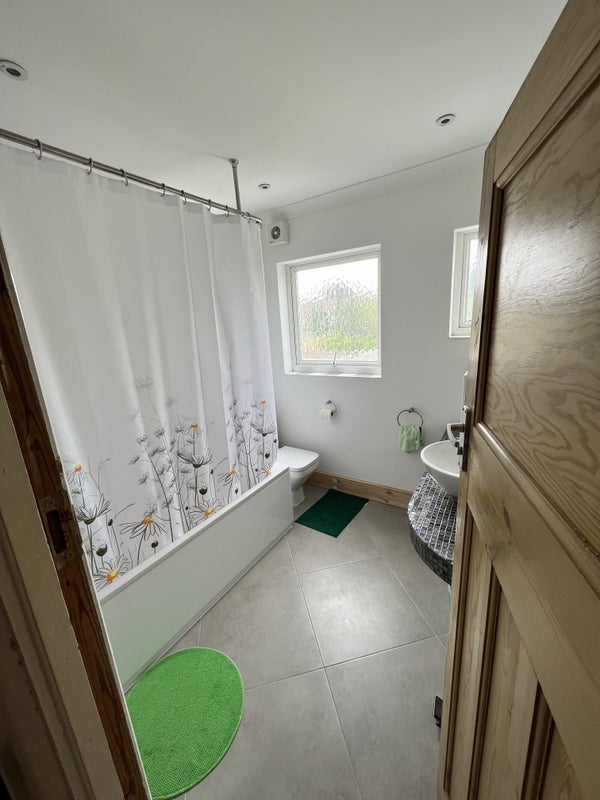 Room Huxley Place in Greater London