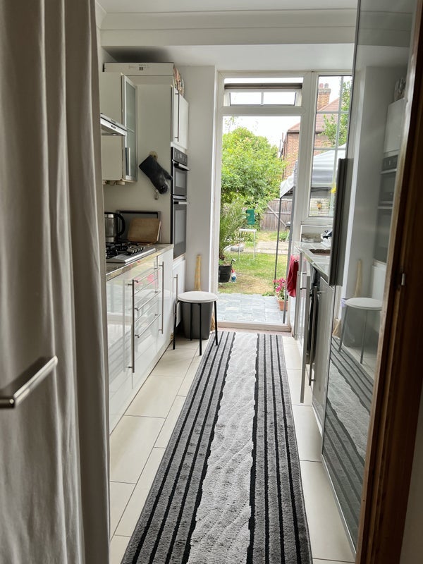 Room Huxley Place in Greater London