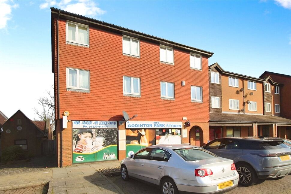 Flat Loudon Way in Ashford