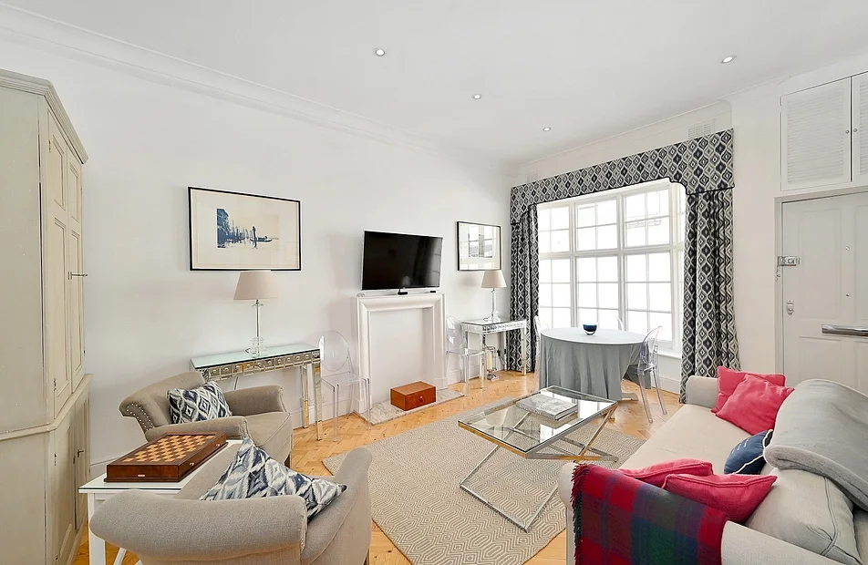 House Eaton Terrace Mews in City of Westminster