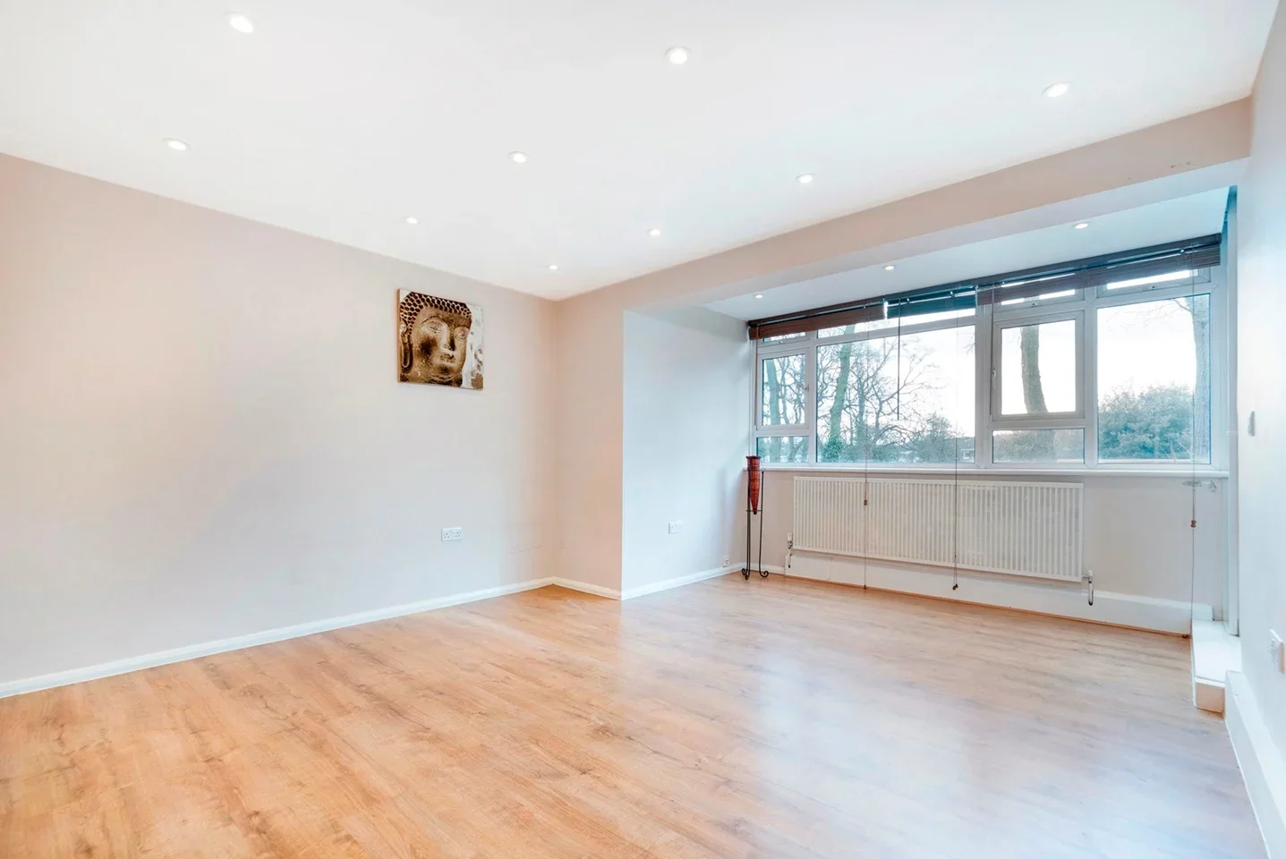 Flat Smithwood Close in Greater London
