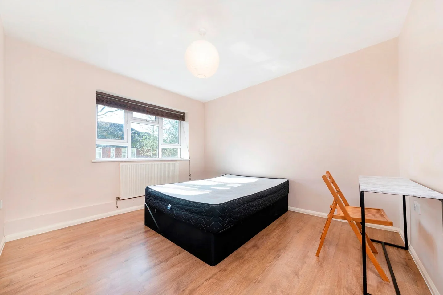 Flat Smithwood Close in Greater London