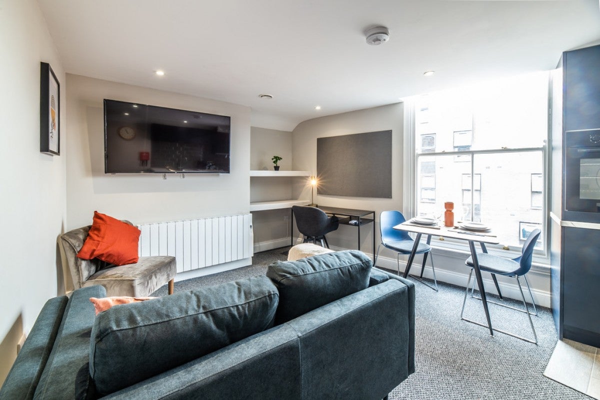 Room Derby Road in Nottingham