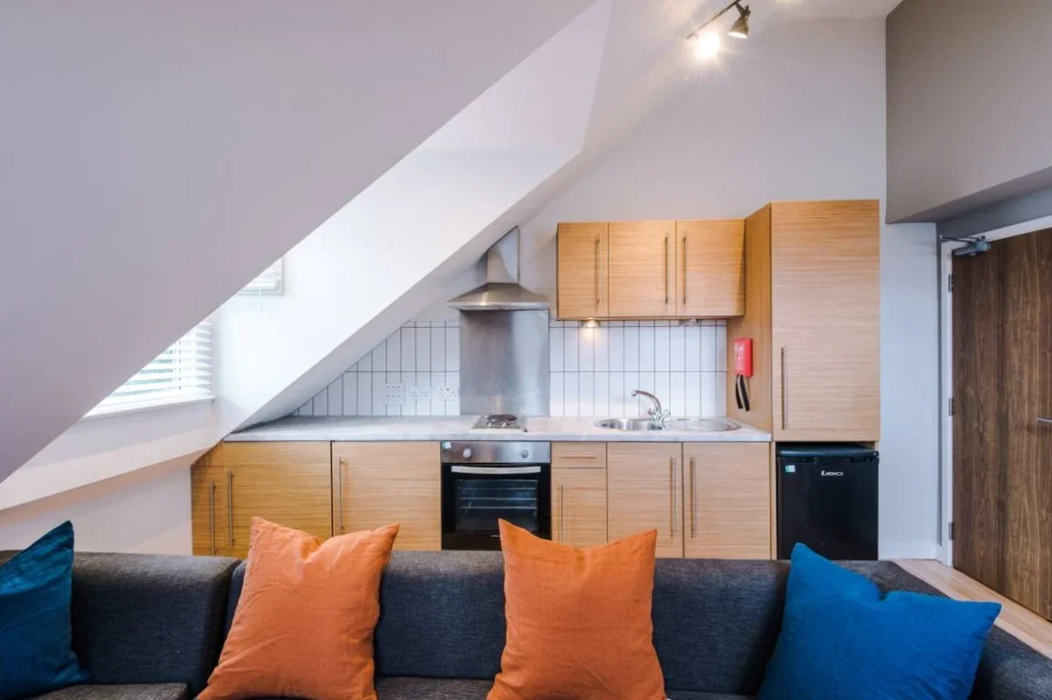 Flat Jesmond Road in Newcastle upon Tyne