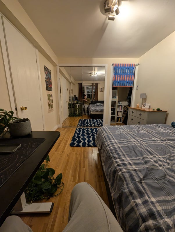 Room Rotherhithe Street in Greater London