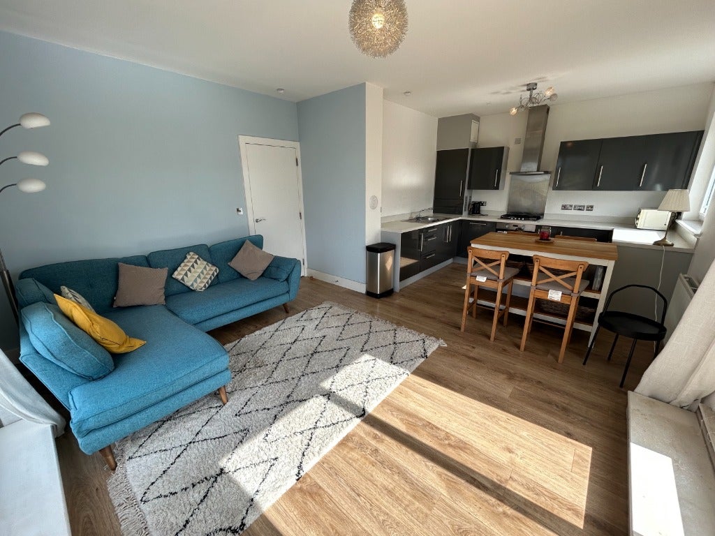 Flat Pinkhill Park in City of Edinburgh