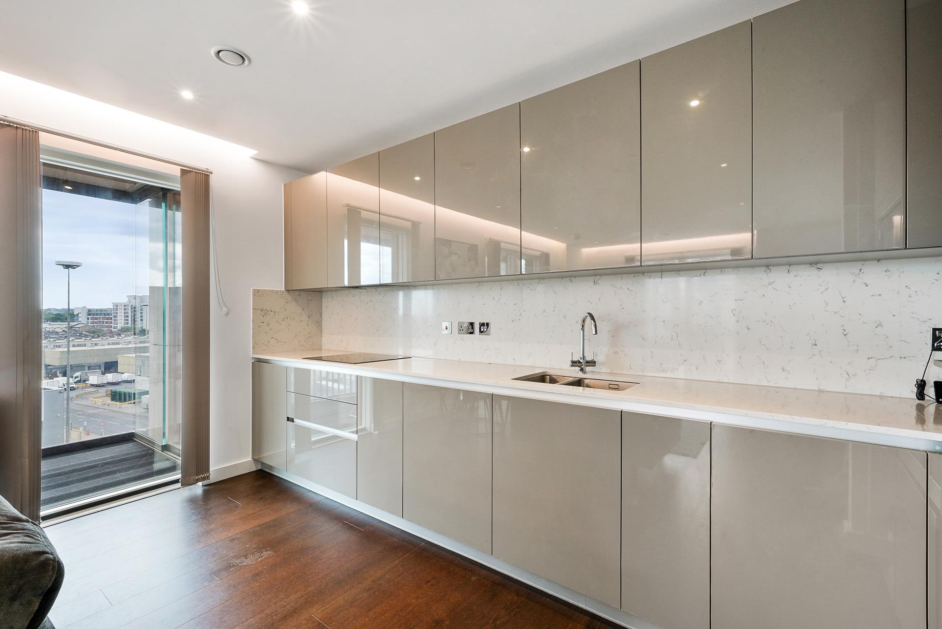 Flat Malthouse Road in Greater London