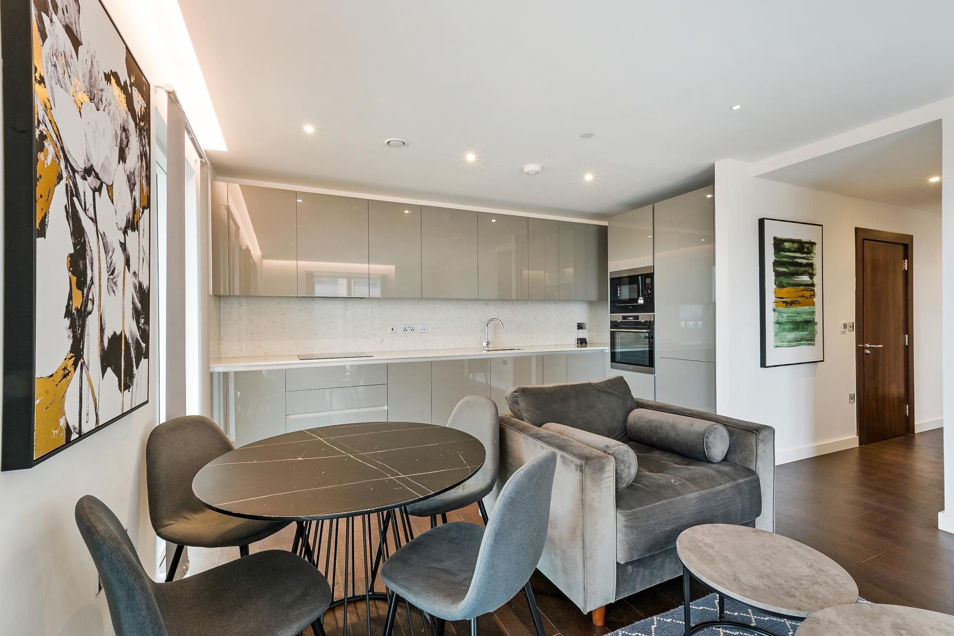 Flat Malthouse Road in Greater London