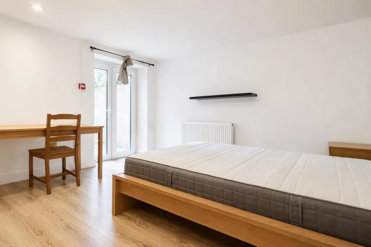 Flat Longley Road in Greater London