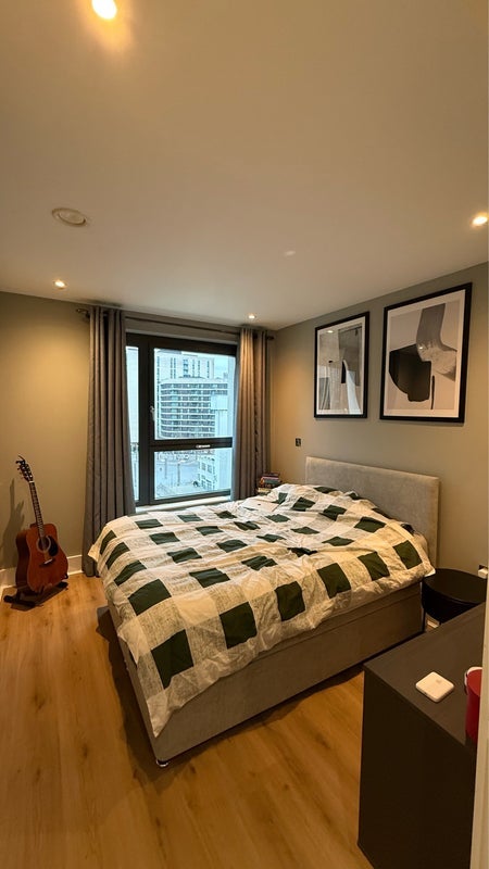 Room Exhibition Way in Greater London