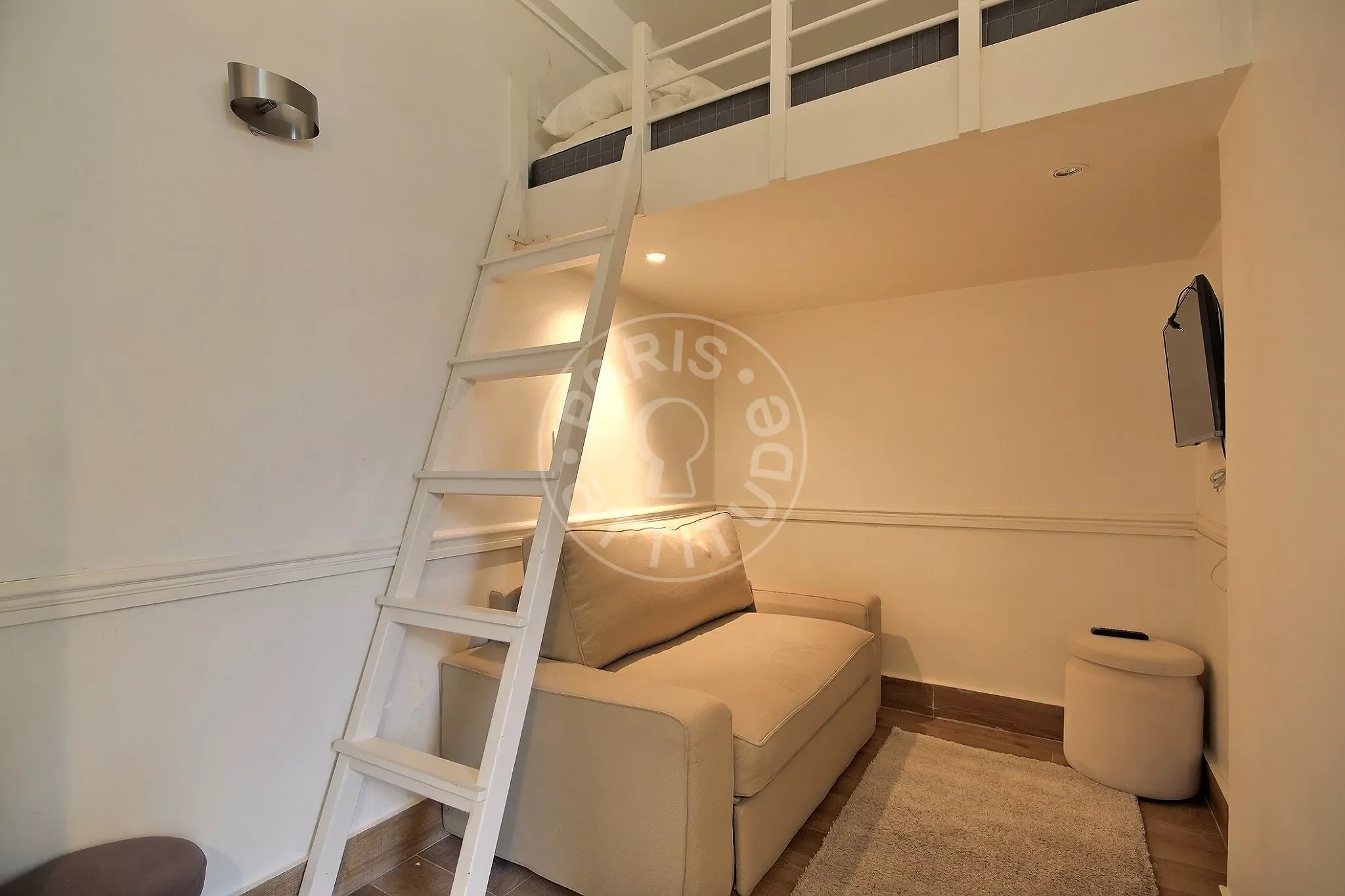 Flat Rue des Acacias in Paris