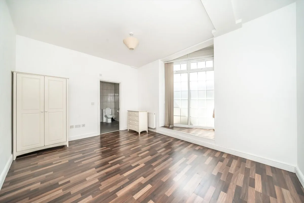 Flat King Street in Greater London