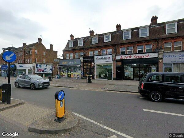Room Station Road in Greater London