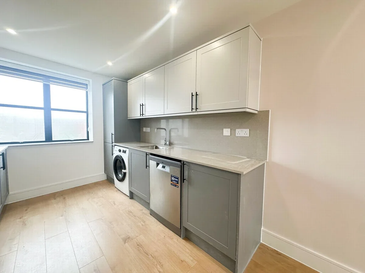 Flat Millers Terrace in Greater London