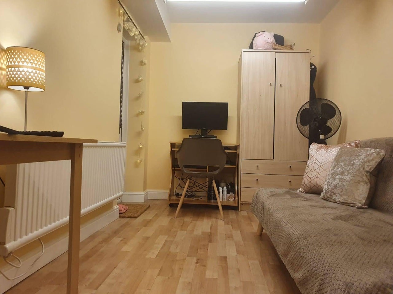 Room Shorham Rise in Milton Keynes