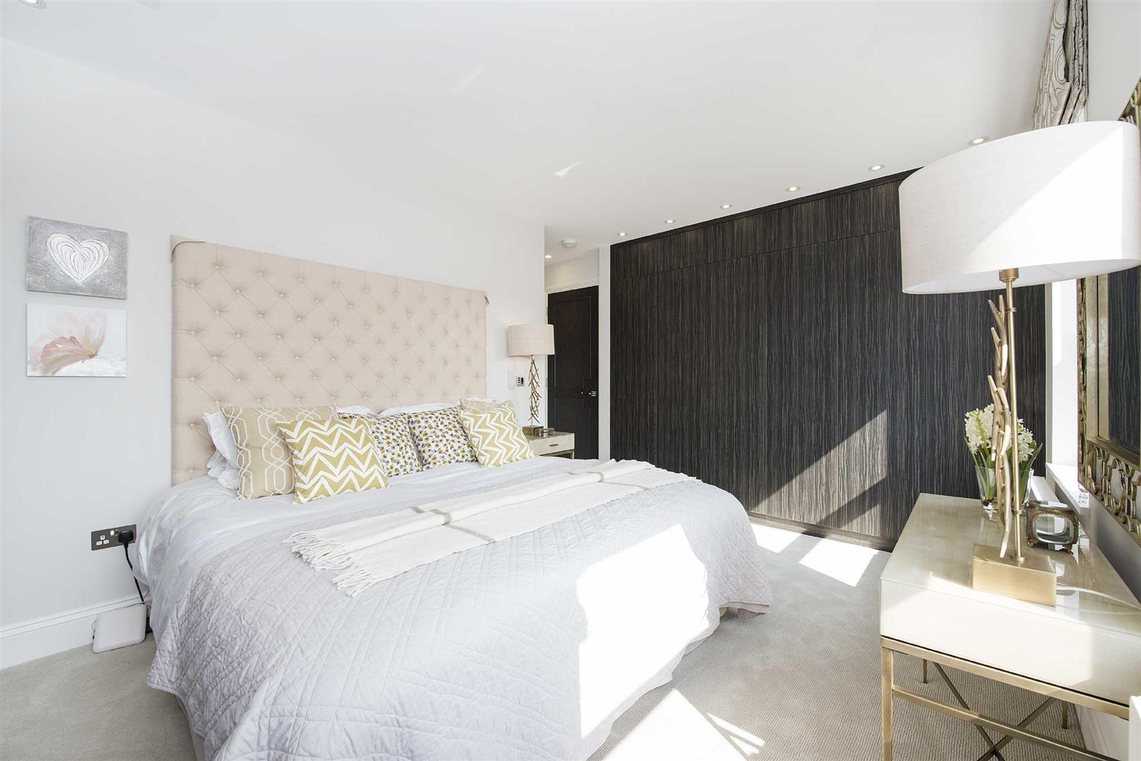 Flat Arkwright Road in Greater London