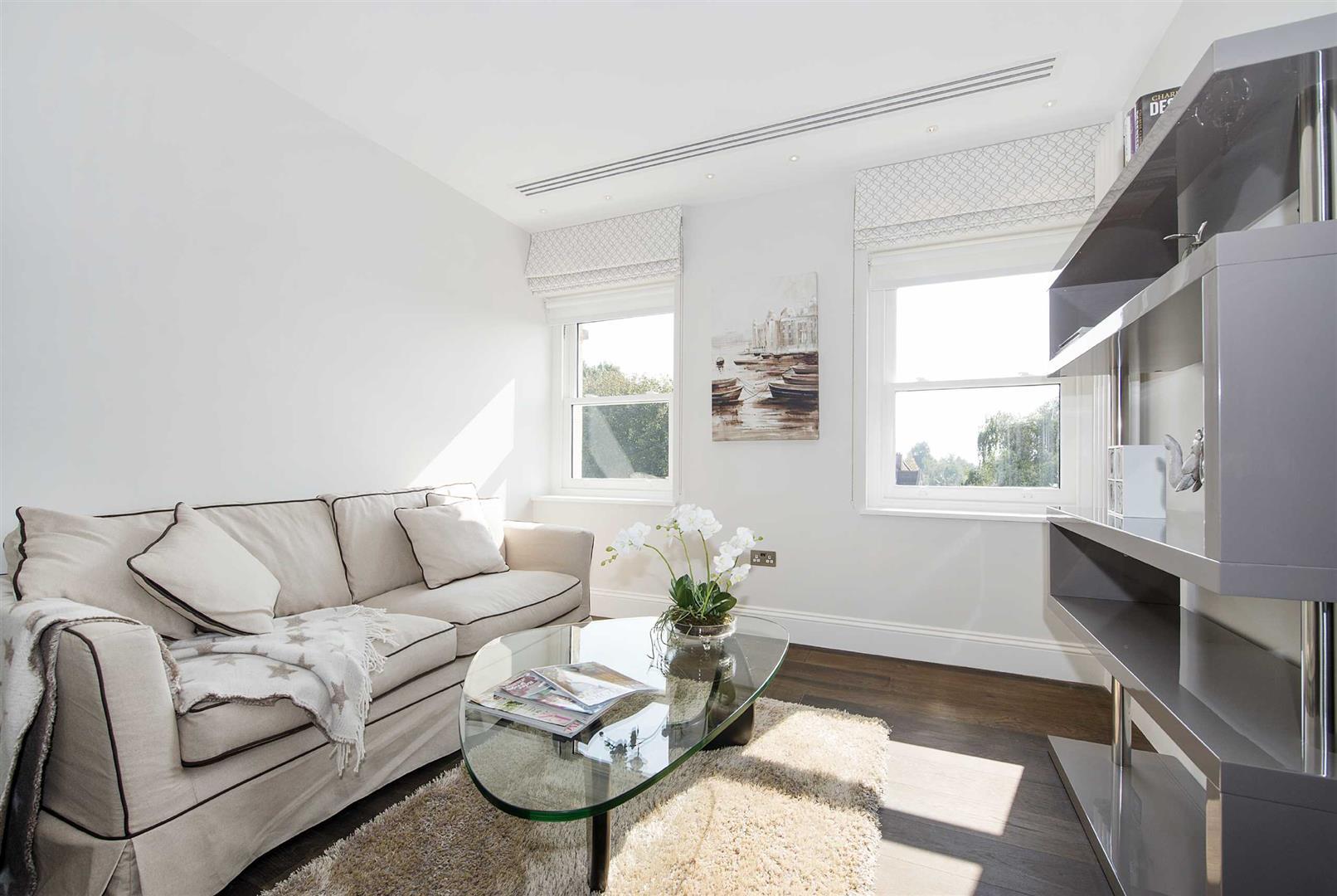 Flat Arkwright Road in Greater London