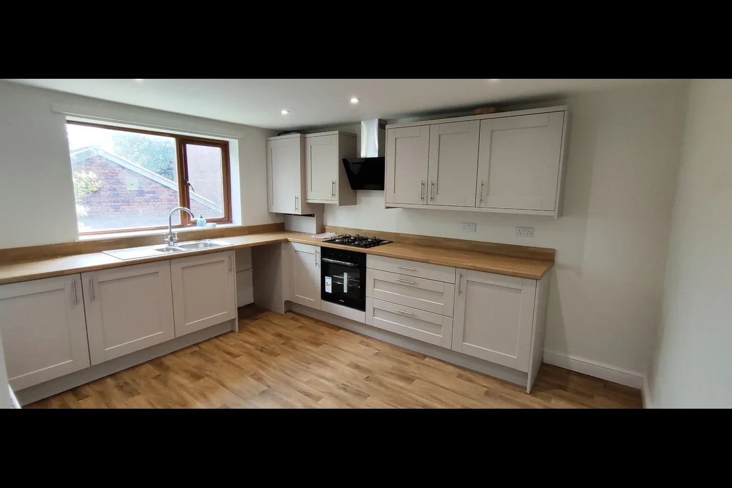 House Sandhall Green in Calderdale
