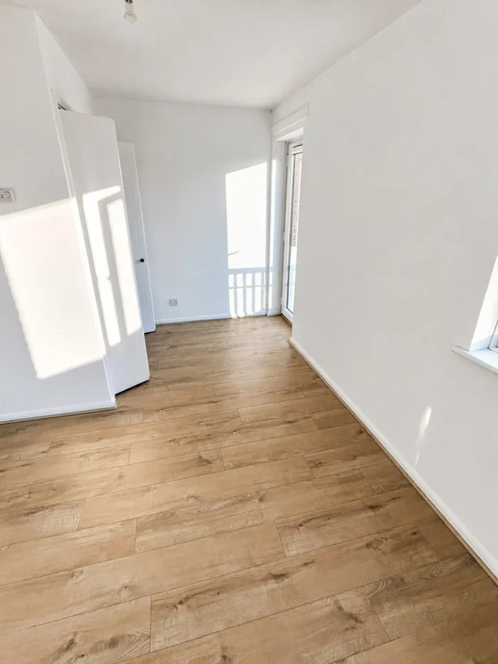 Flat Bywater Place in Greater London