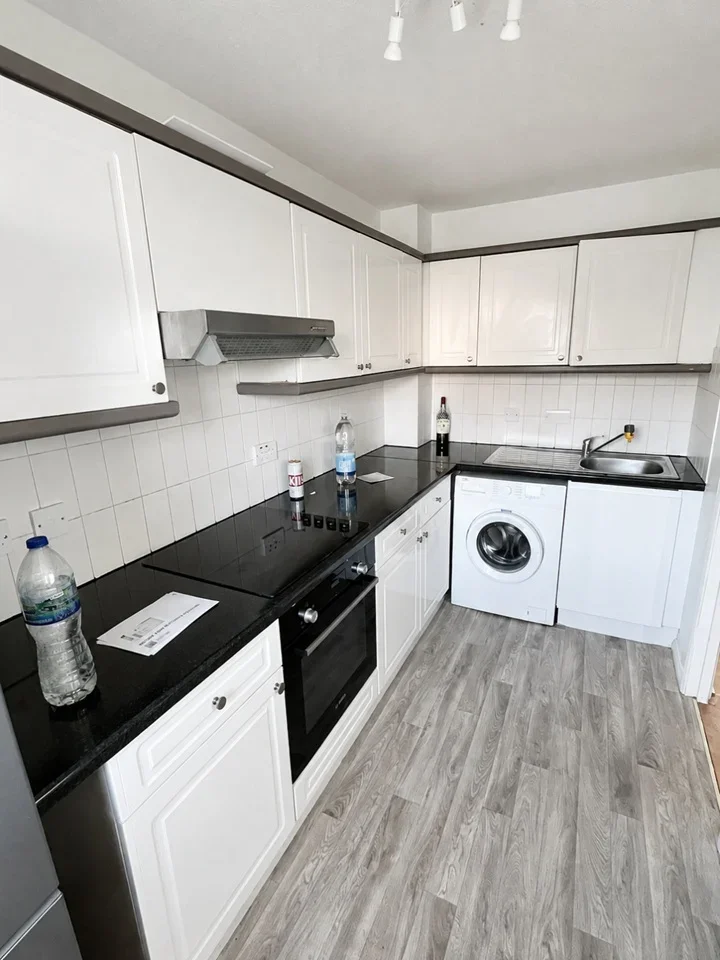 Flat Bywater Place in Greater London