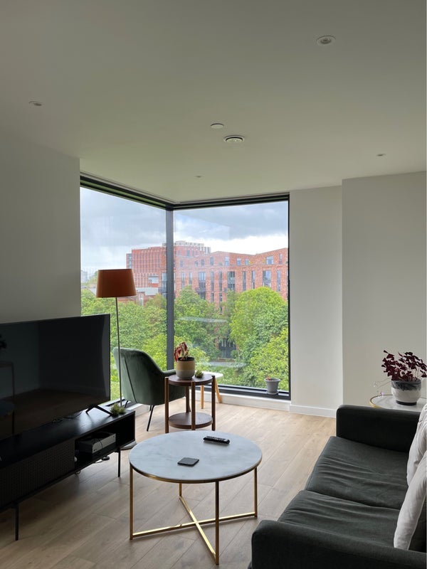 Room Aspin Lane in Manchester