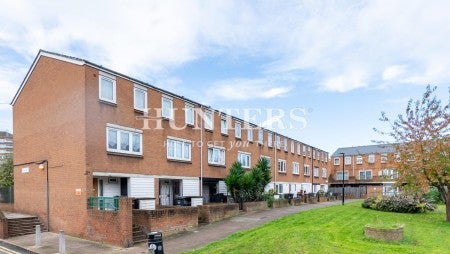 House Templeton Close in Greater London
