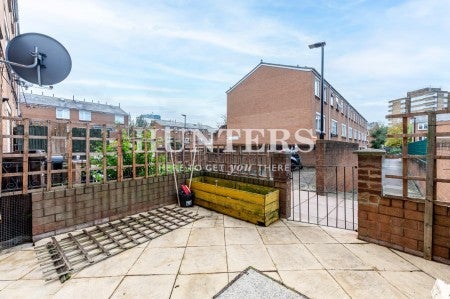 House Templeton Close in Greater London