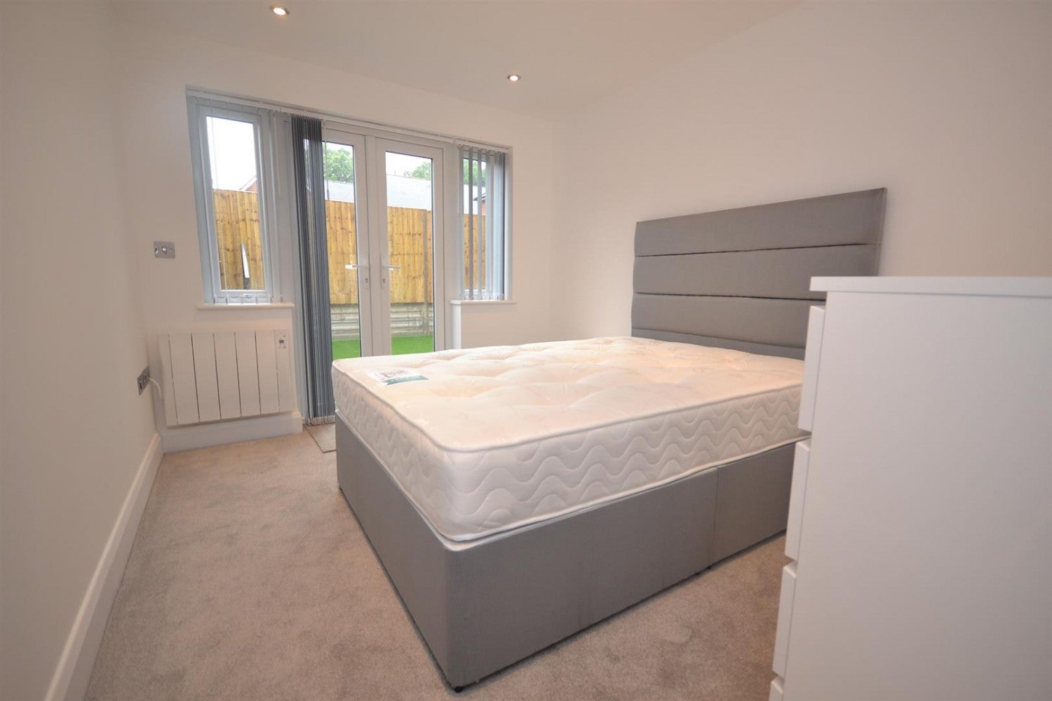 Flat Theobald Drive in Purley on Thames