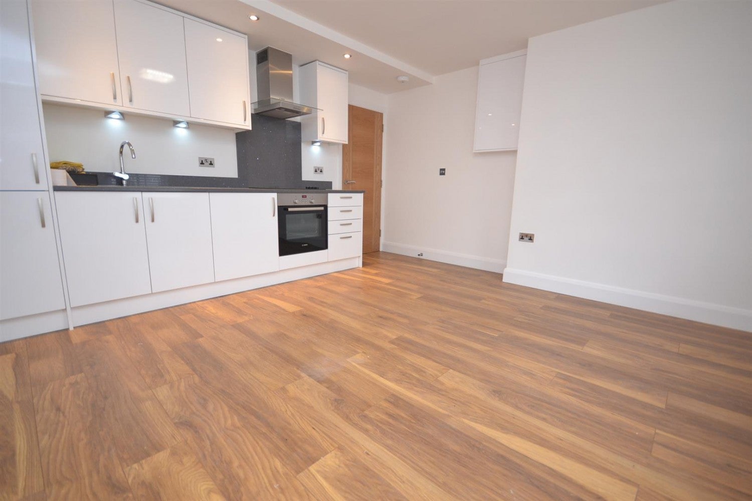 Flat Theobald Drive in Purley on Thames