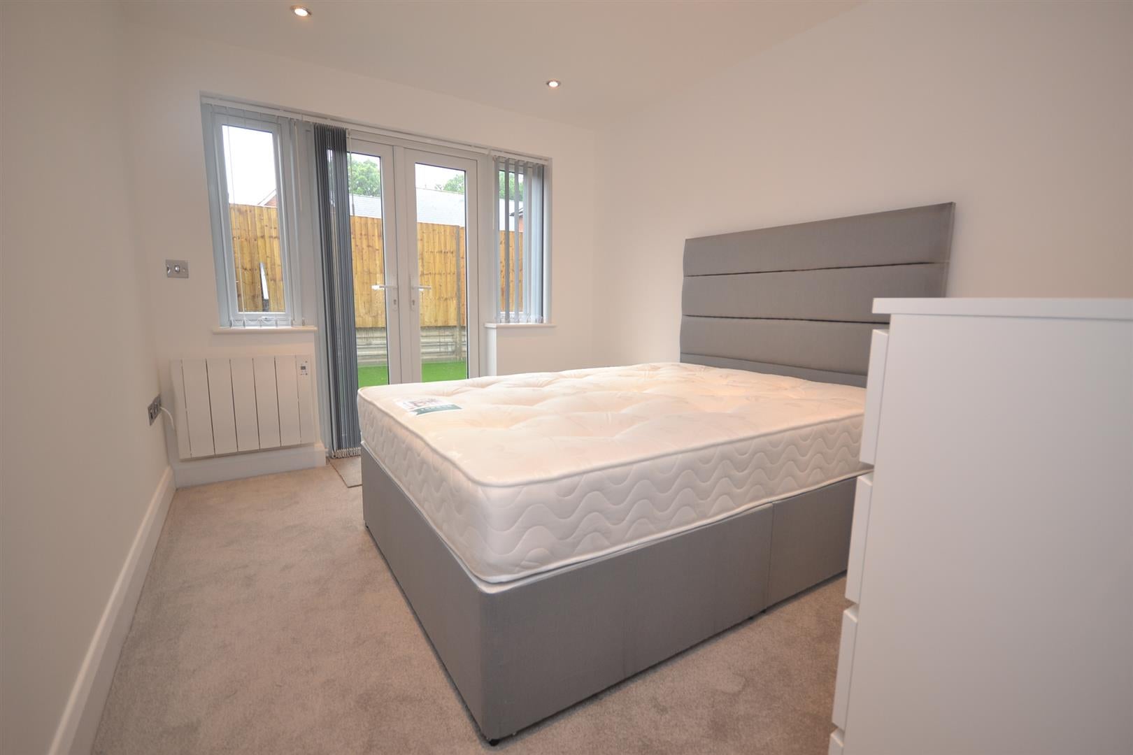 Flat Theobald Drive in Purley on Thames