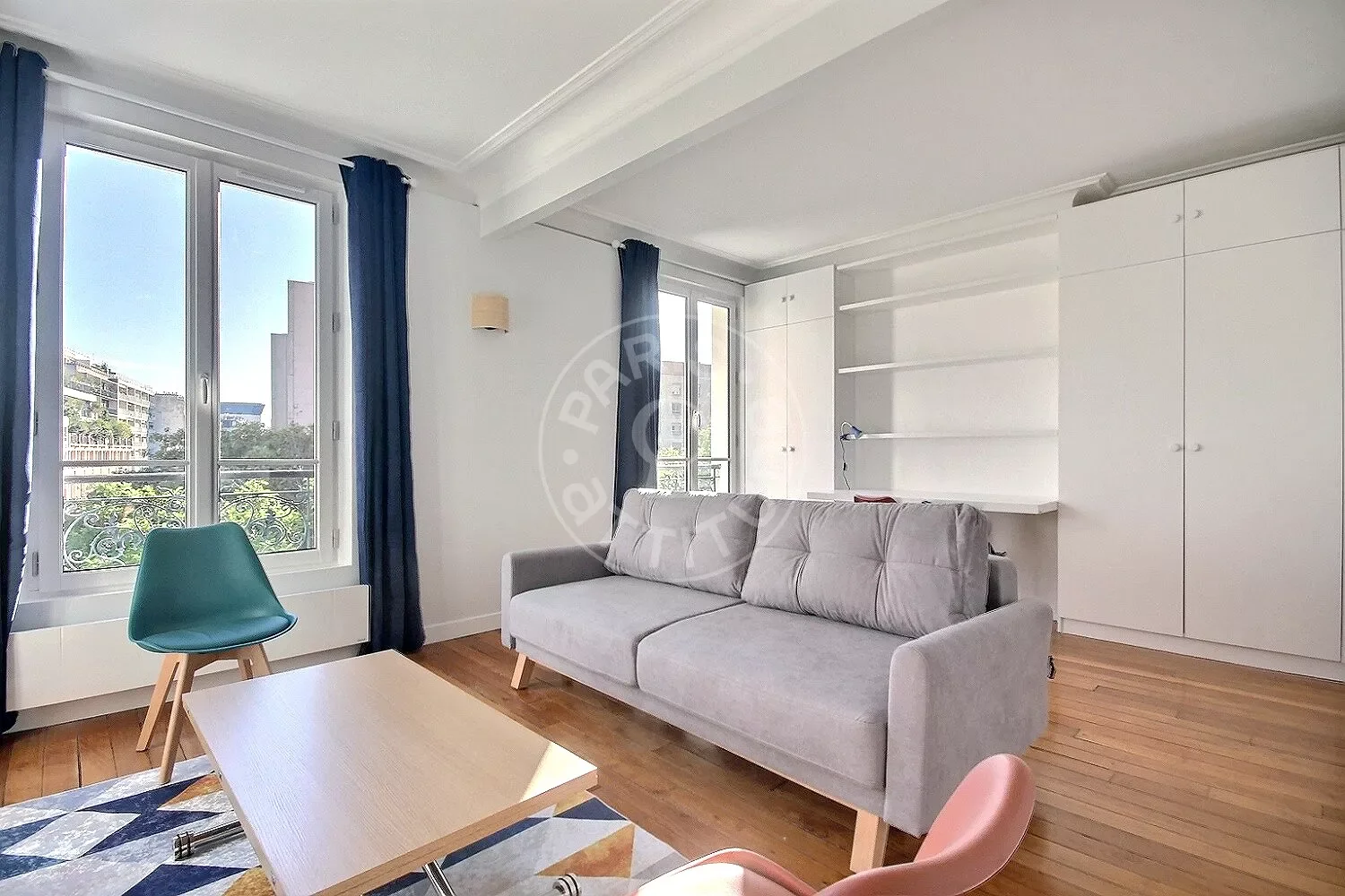 Flat Rue de Julienne in Paris