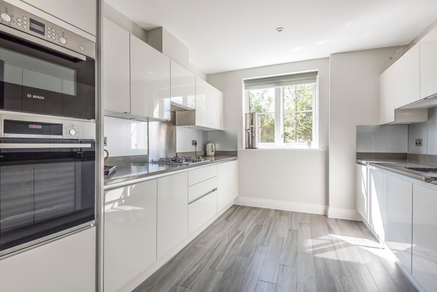 Flat Carew Road in Greater London