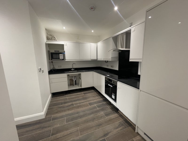 Flat Warham Road in Greater London