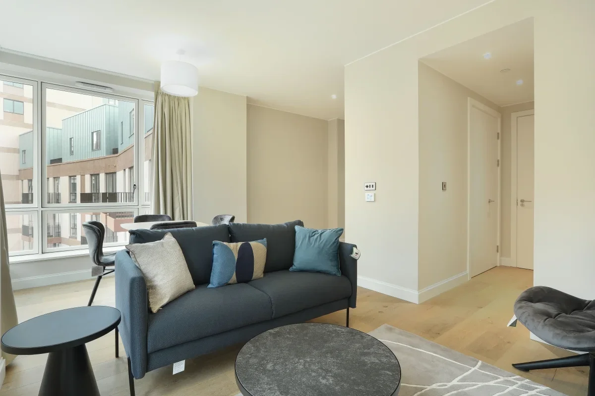 Flat Zinc Street in Greater London